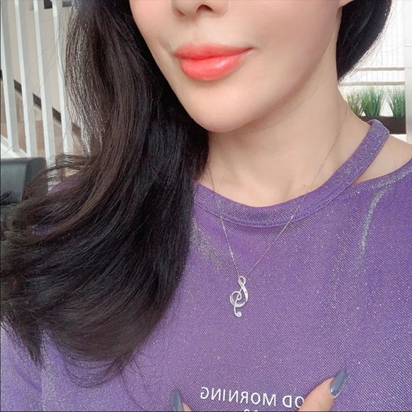 New Women’s Musical Note Design Diamond Necklace - Picture 5 of 6